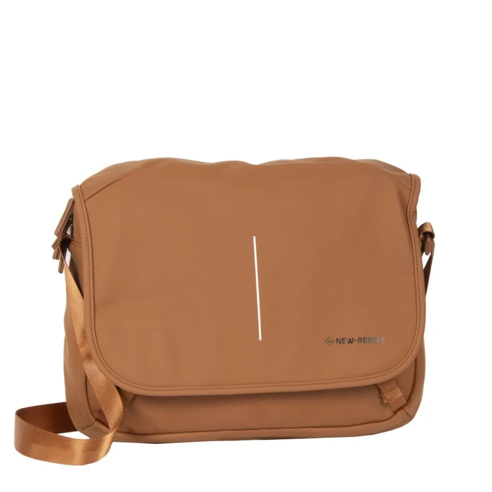 New Rebels ® William - Umhängetasche - Cognac 10L - Wasserabweisend