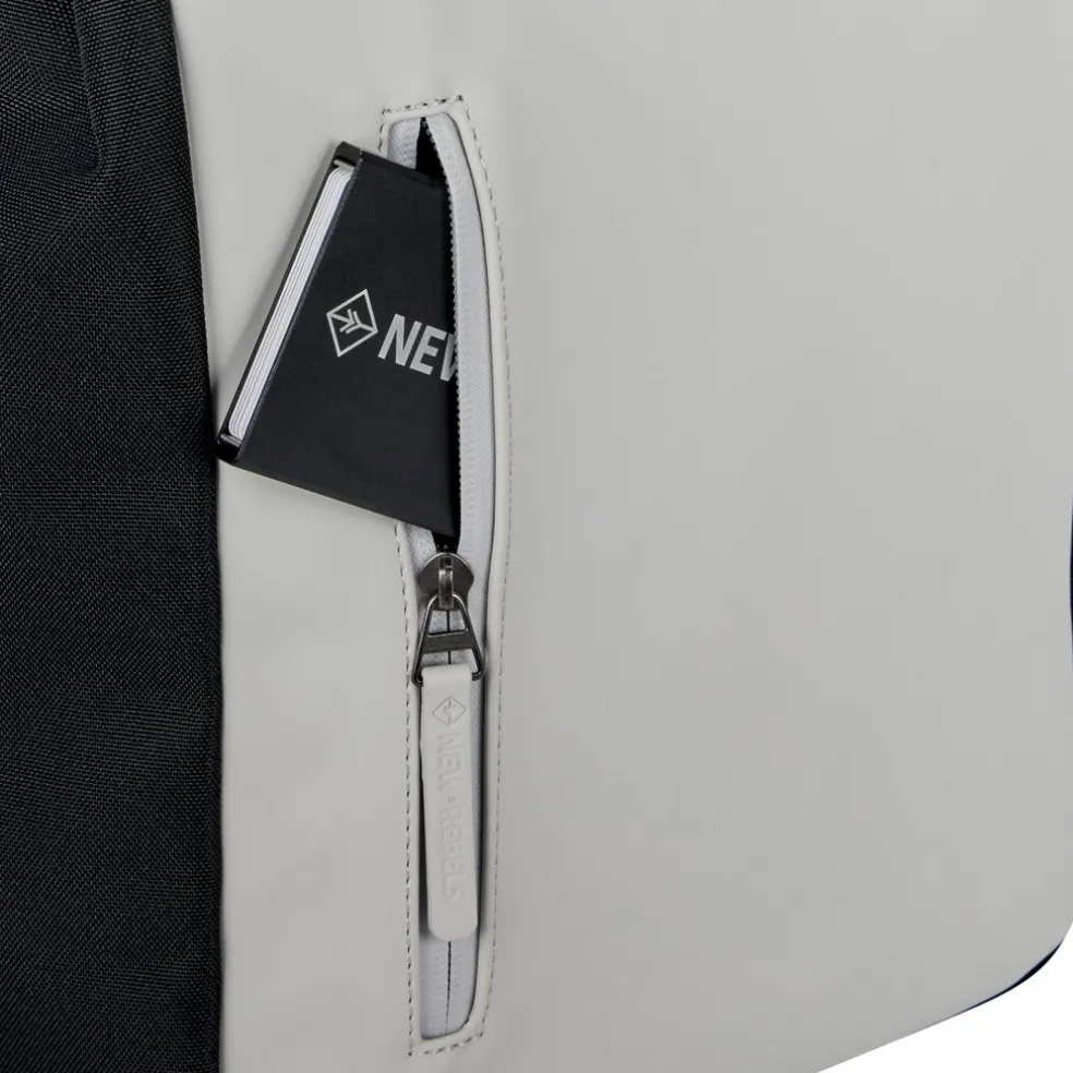 New Rebels Ceres Dothan Schwarz Hellgrau 15L Rucksack mit Klappe Wasserabweisend Laptop 15.6"