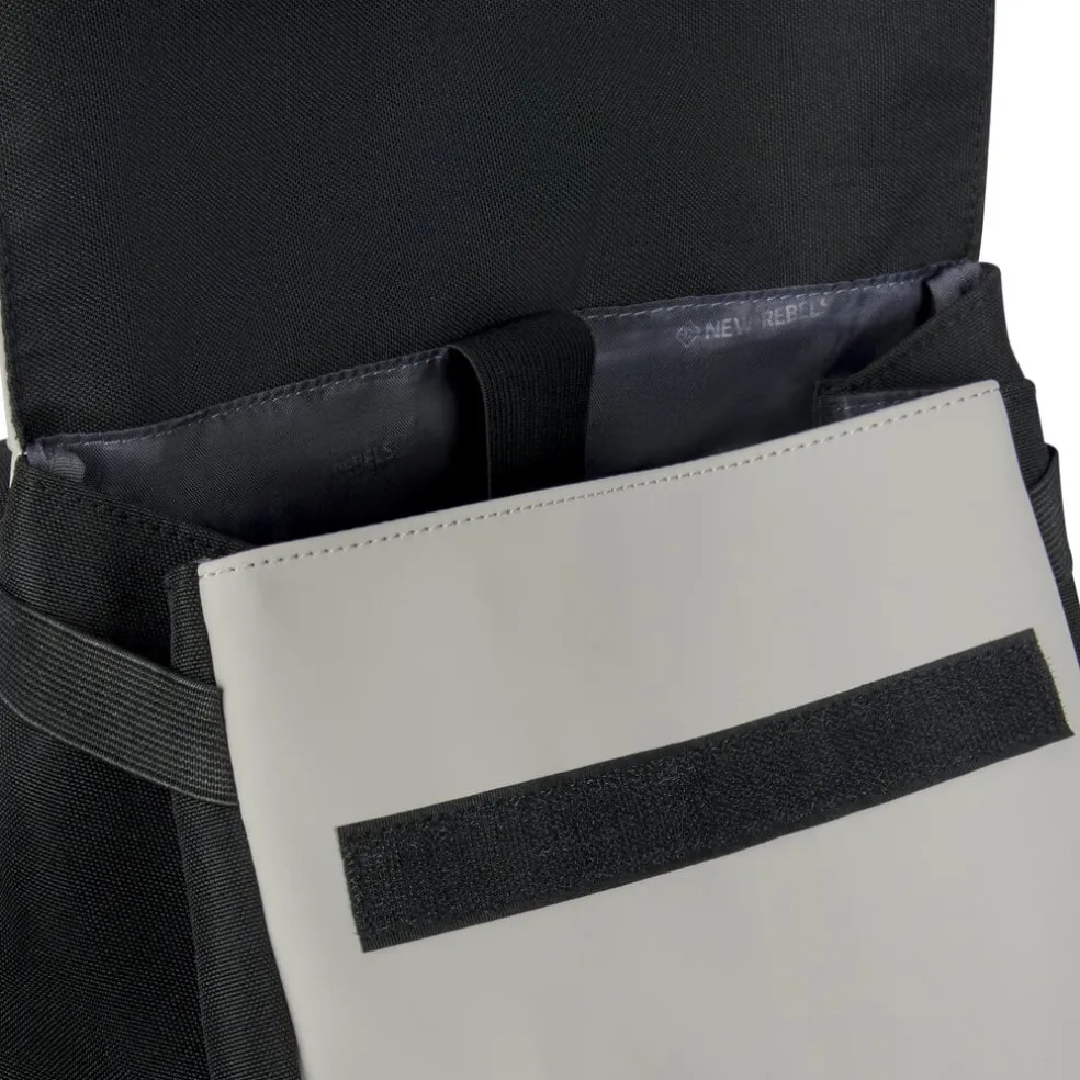 New Rebels Ceres Dothan Schwarz Hellgrau 15L Rucksack mit Klappe Wasserabweisend Laptop 15.6"