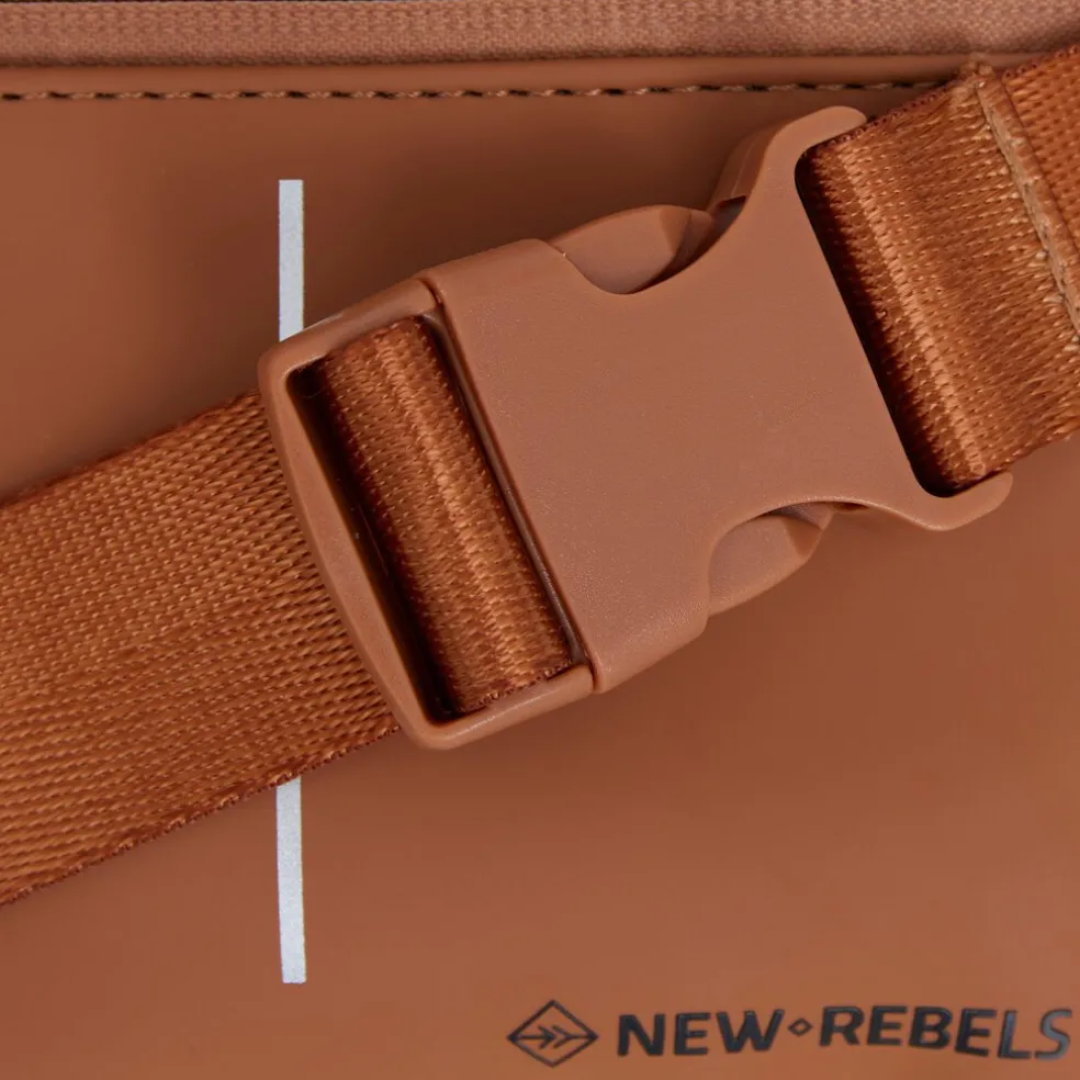 New Rebels Harper Gürteltasche Cognac Verstellbarer Gurt