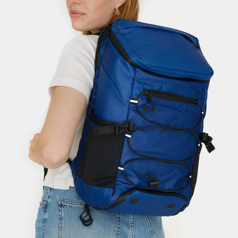 New Rebels Hugo - Eastvale Rucksack Navy Blau 23L wasserdicht leicht geräumig