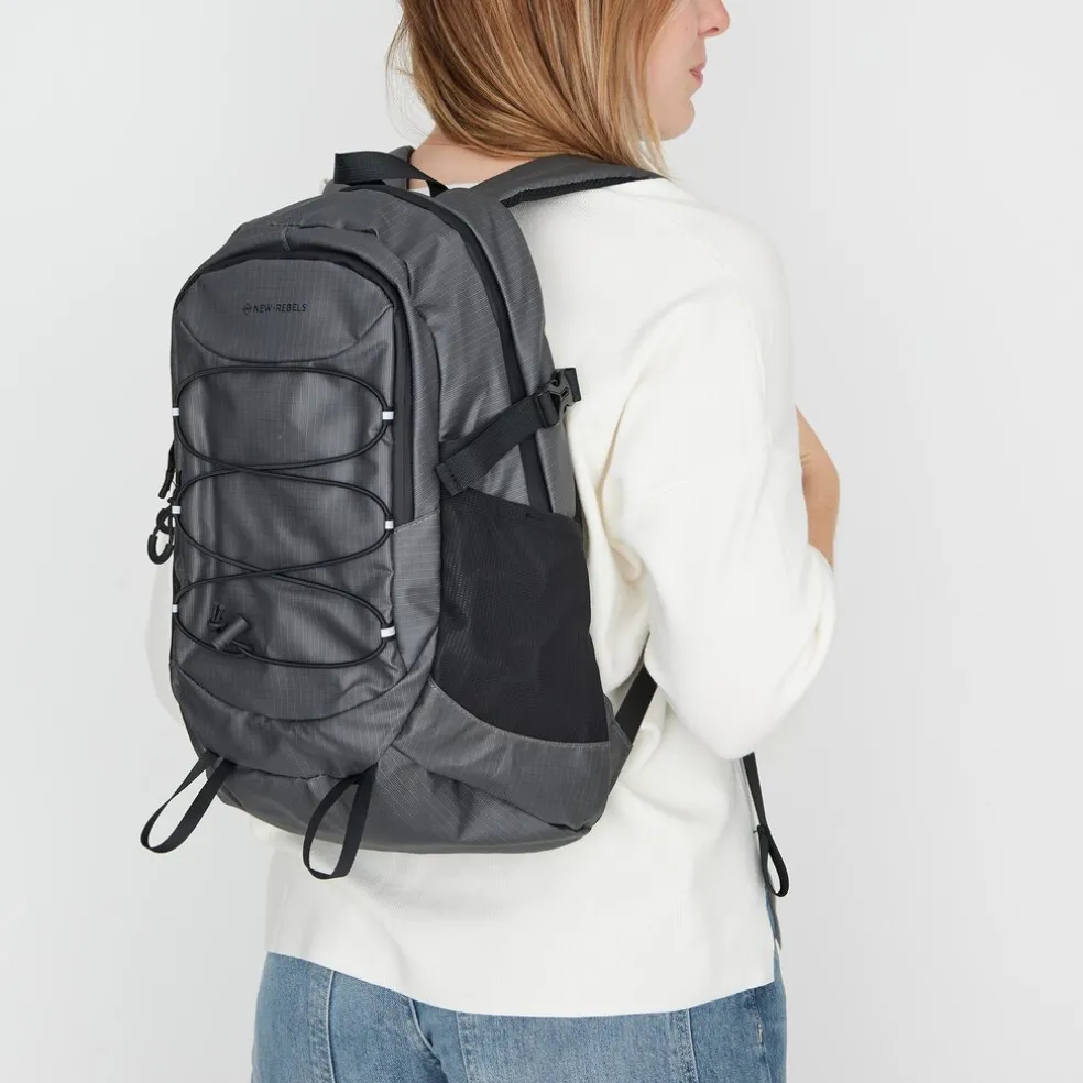 New Rebels Hugo Brentwood Wasserdichtes Leicht Rucksäcke Wandern Rucksack 11 Liter Schwarz