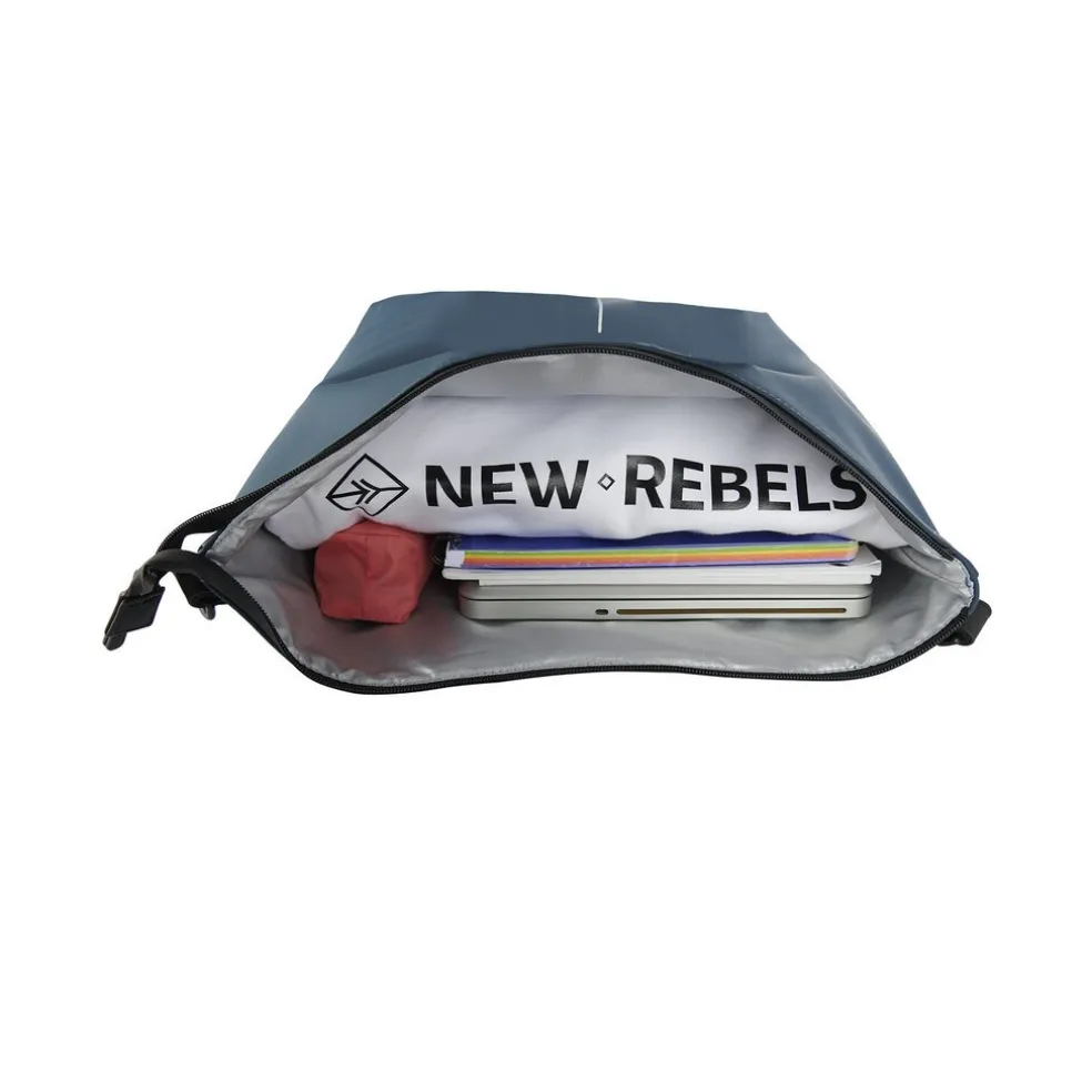 New Rebels Matteo Millburn Marineblau 18L Rucksack Shopper Wasserabweisend Laptop 15.6"