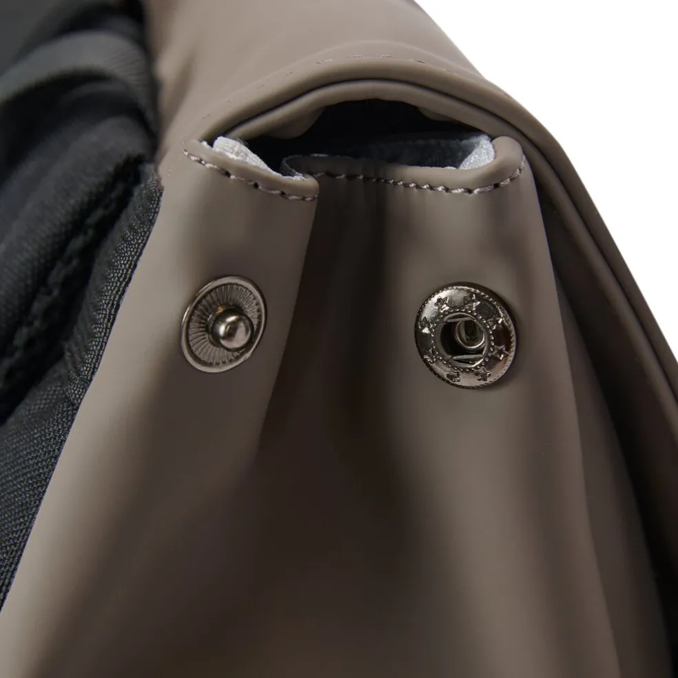 New Rebels Omar Lincoln Taupe 17L Rucksack mit Klappe Wasserabweisend Laptop 15.6"