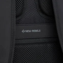 New Rebels Trondheim Windsor Rolltop Rucksack Schwarz