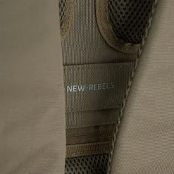 New Rebels Valor New York olivgrün 21L Rucksack Rolltop Wasserabweisend Laptop 15,6 Zoll