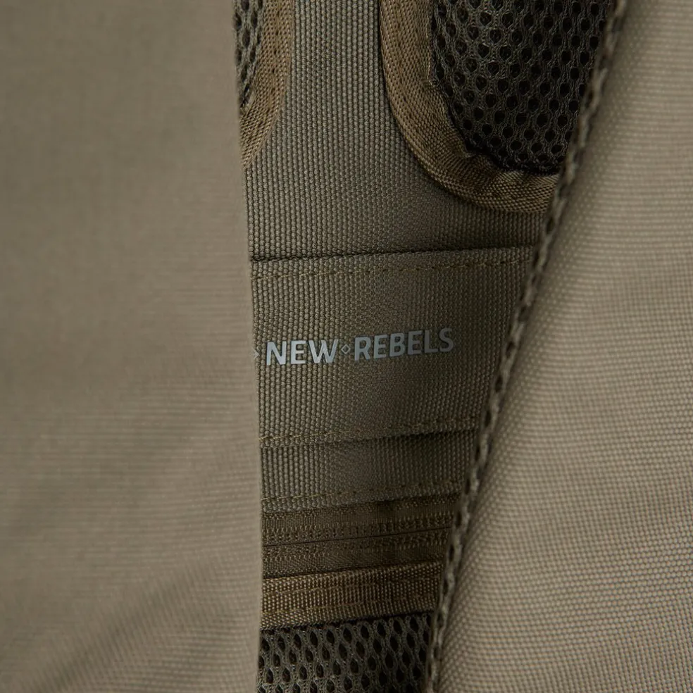 New Rebels Valor New York olivgrün 21L Rucksack Rolltop Wasserabweisend Laptop 15,6 Zoll